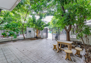 4 Bedroom Corner Twin Villa for Sale - PH Rosato, Chbar Ampov, Phnom Penh thumbnail