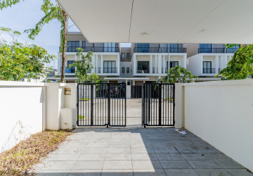 3 Bedroom Villa Plus Touch For Sale - Borey Chankiri, Preaek Kampues, Phnom Penh thumbnail