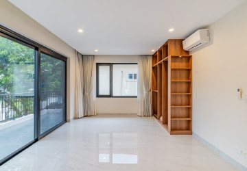 4 Bedroom Villa For Rent - Bassac Garden City, Tonle Bassac, Phnom Penh thumbnail