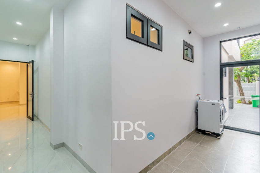 4 Bedroom Villa For Rent - Bassac Garden City, Tonle Bassac, Phnom Penh