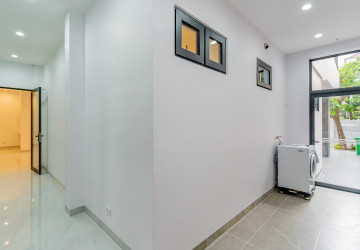4 Bedroom Villa For Rent - Bassac Garden City, Tonle Bassac, Phnom Penh thumbnail