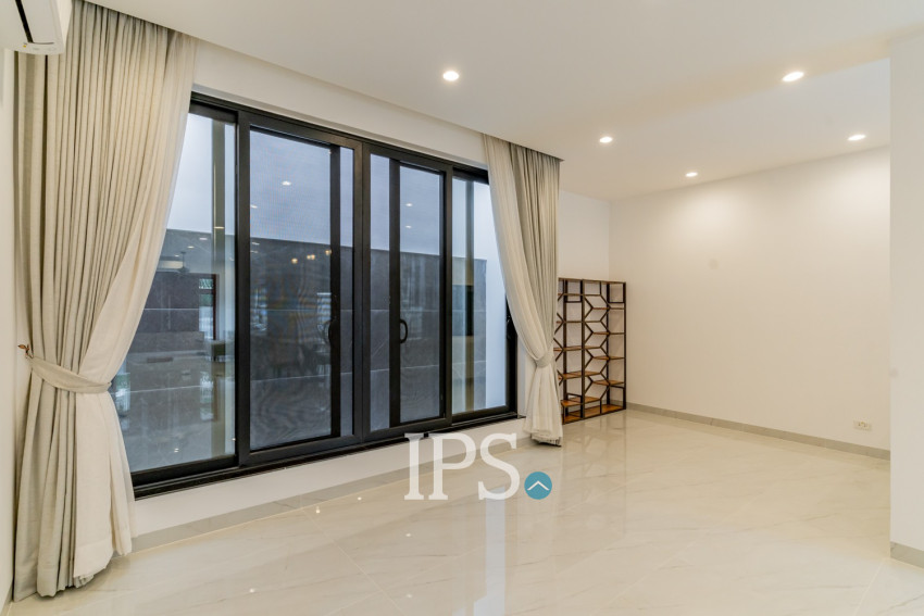 4 Bedroom Villa For Rent - Bassac Garden City, Tonle Bassac, Phnom Penh