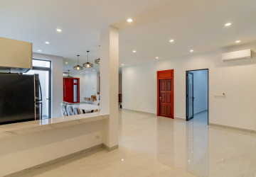 4 Bedroom Villa For Rent - Bassac Garden City, Tonle Bassac, Phnom Penh thumbnail