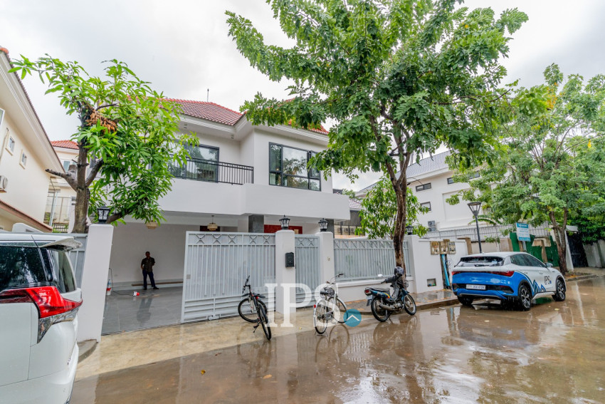 4 Bedroom Villa For Rent - Bassac Garden City, Tonle Bassac, Phnom Penh
