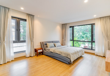 4 Bedroom Villa For Rent - Bassac Garden City, Tonle Bassac, Phnom Penh thumbnail