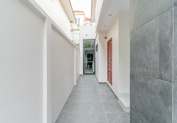4 Bedroom Villa For Rent - Bassac Garden City, Tonle Bassac, Phnom Penh thumbnail