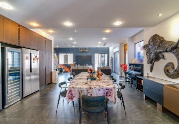 25th Floor 3 Bedroom Penthouse For Rent - Embassy Central, BKK1, Phnom Penh thumbnail