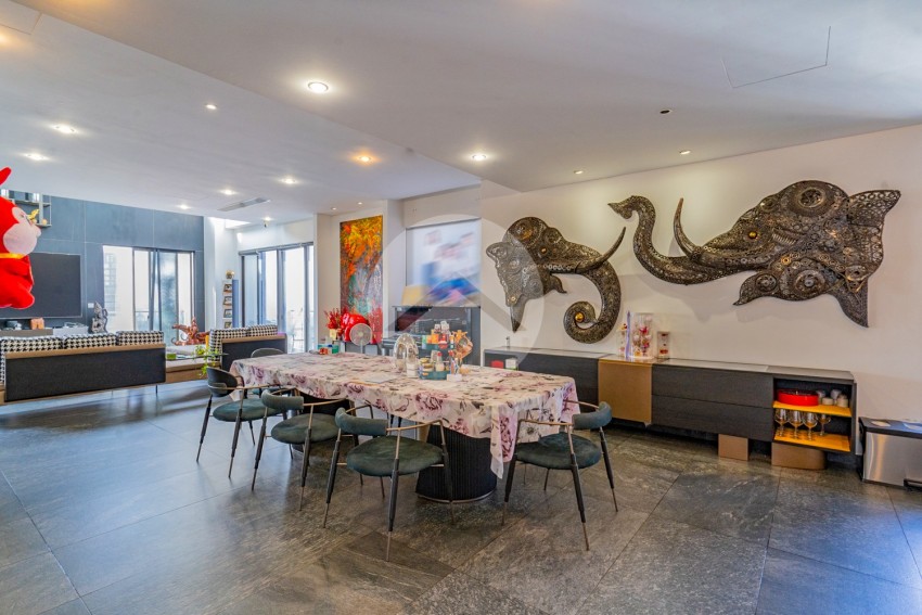 25th Floor 3 Bedroom Penthouse For Rent - Embassy Central, BKK1, Phnom Penh