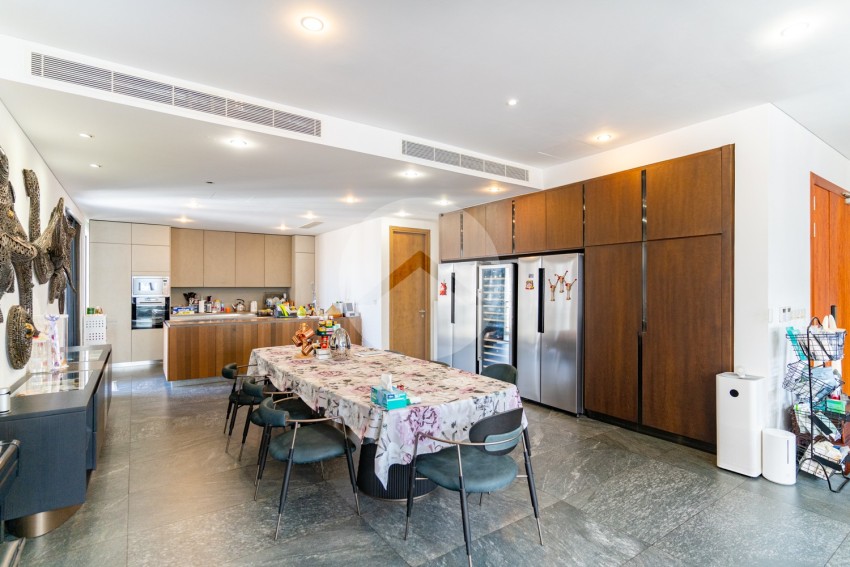 25th Floor 3 Bedroom Penthouse For Rent - Embassy Central, BKK1, Phnom Penh