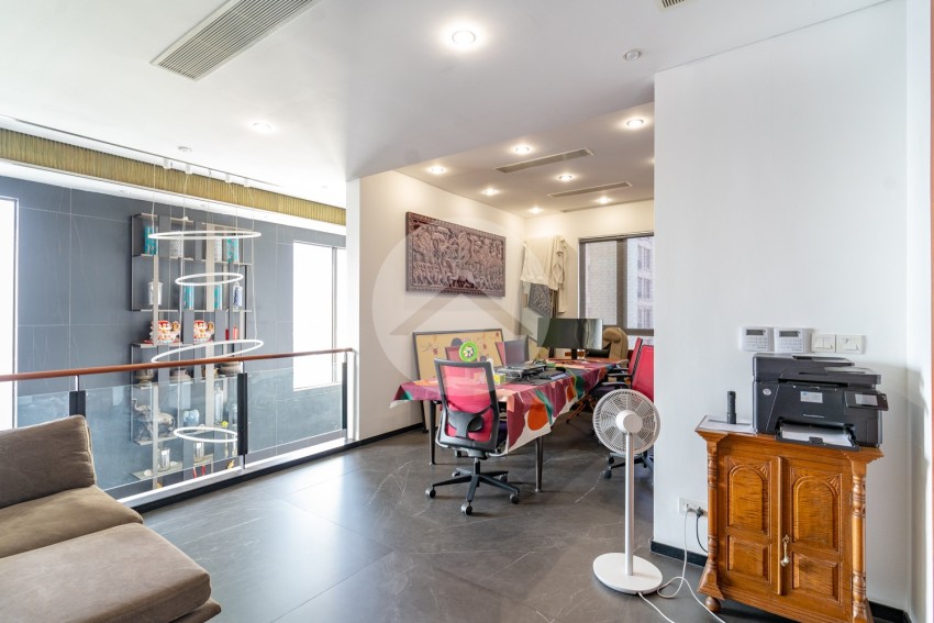 25th Floor 3 Bedroom Penthouse For Rent - Embassy Central, BKK1, Phnom Penh