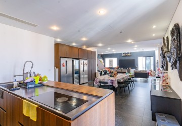 25th Floor 3 Bedroom Penthouse For Rent - Embassy Central, BKK1, Phnom Penh thumbnail