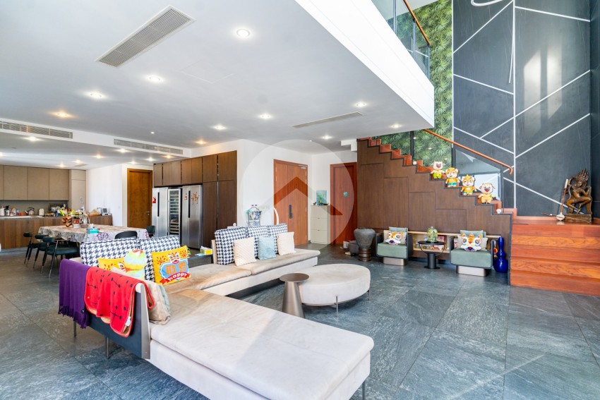 25th Floor 3 Bedroom Penthouse For Rent - Embassy Central, BKK1, Phnom Penh