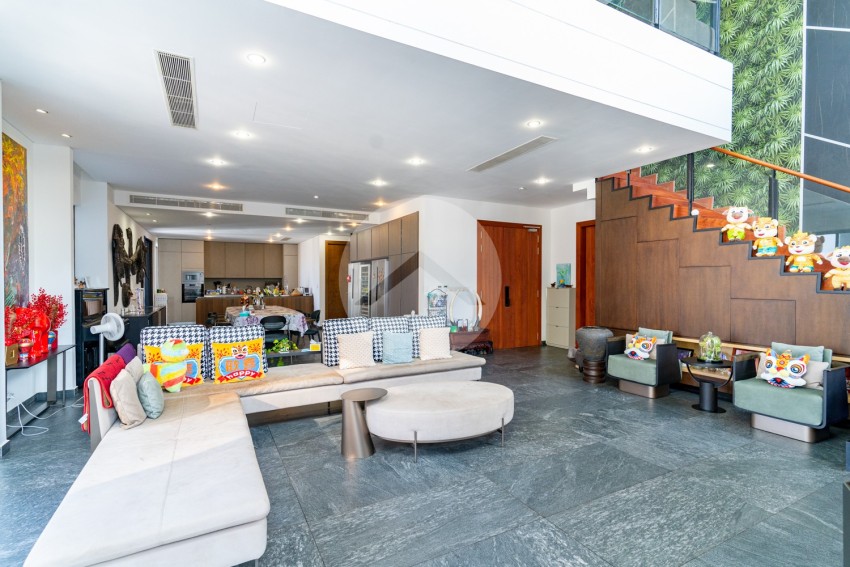 25th Floor 3 Bedroom Penthouse For Rent - Embassy Central, BKK1, Phnom Penh