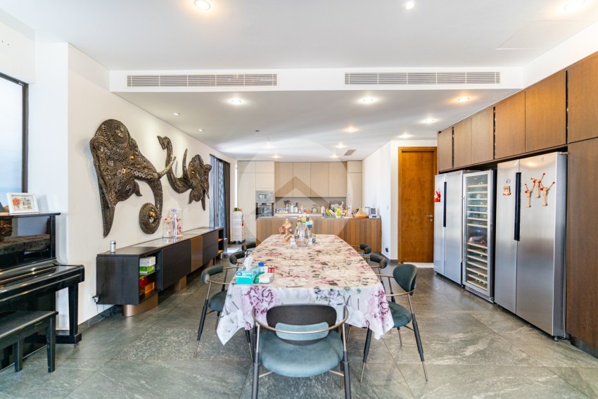 25th Floor 3 Bedroom Penthouse For Rent - Embassy Central, BKK1, Phnom Penh