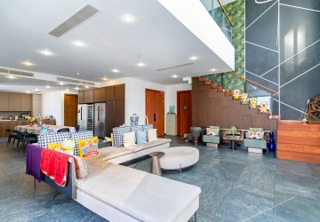 25th Floor 3 Bedroom Penthouse For Rent - Embassy Central, BKK1, Phnom Penh thumbnail