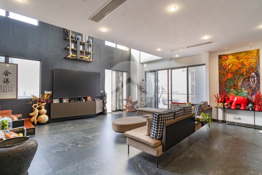 25th Floor 3 Bedroom Penthouse For Rent - Embassy Central, BKK1, Phnom Penh