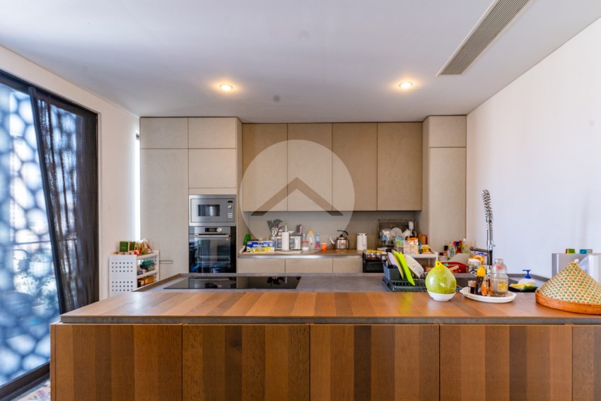 25th Floor 3 Bedroom Penthouse For Rent - Embassy Central, BKK1, Phnom Penh