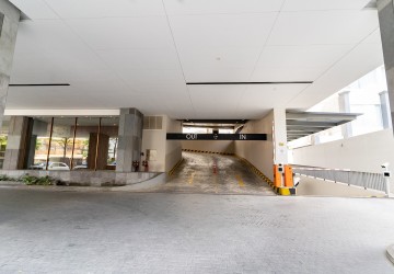 25th Floor 3 Bedroom Penthouse For Rent - Embassy Central, BKK1, Phnom Penh thumbnail