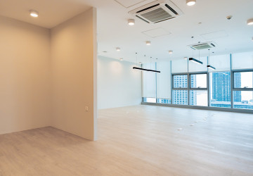 109.74 Sqm Office Space For Rent - GIA Tower, Tonle Bassac, Phnom Penh thumbnail