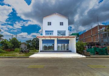 2 Bedroom Shophouse For Rent - Slor Kram, Siem Reap thumbnail