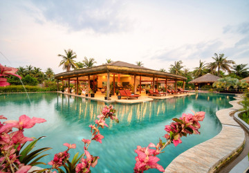 Boutique Resort with 19 Villas and Restaurant For Rent - Sala Kamreuk, Siem Reap thumbnail