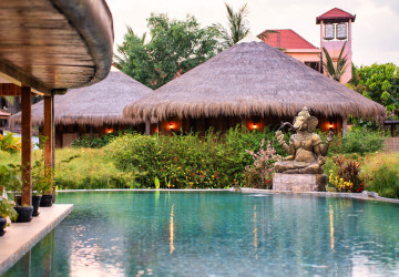 Boutique Resort with 19 Villas and Restaurant For Rent - Sala Kamreuk, Siem Reap thumbnail