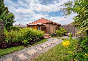 Boutique Resort with 19 Villas and Restaurant For Rent - Sala Kamreuk, Siem Reap thumbnail