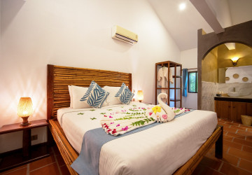 Boutique Resort with 19 Villas and Restaurant For Rent - Sala Kamreuk, Siem Reap thumbnail