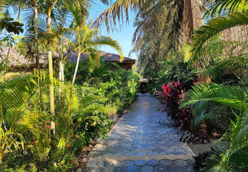 Resort with 11 Private Villas For Rent  Sala Kamreuk, Siem Reap thumbnail