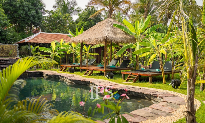Resort with 11 Private Villas For Rent  Sala Kamreuk, Siem Reap