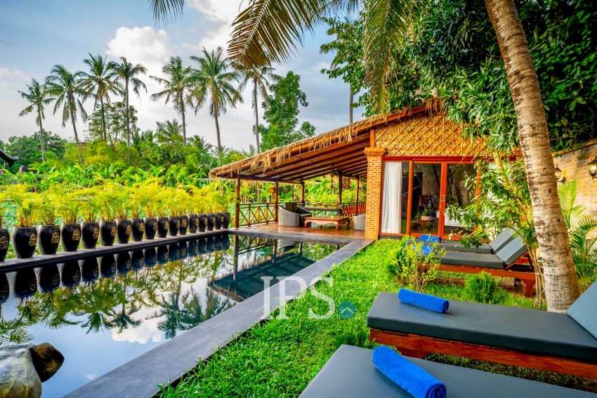 Resort with 11 Private Villas For Rent  Sala Kamreuk, Siem Reap