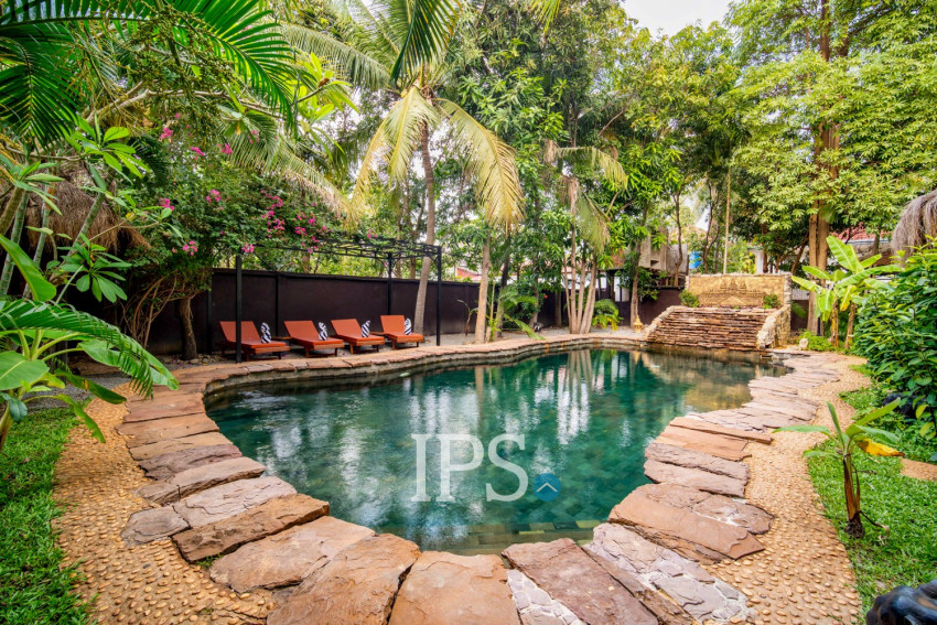 Resort with 11 Private Villas For Rent  Sala Kamreuk, Siem Reap