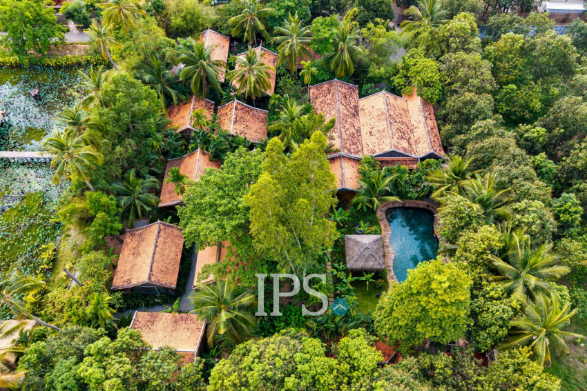 Resort with 11 Private Villas For Rent  Sala Kamreuk, Siem Reap