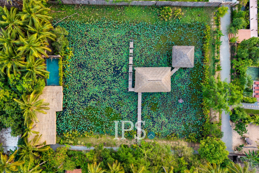 Resort with 11 Private Villas For Rent  Sala Kamreuk, Siem Reap