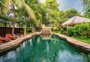Resort with 11 Private Villas For Rent  Sala Kamreuk, Siem Reap thumbnail