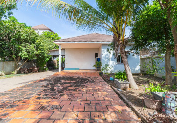 4 Bedroom House For Rent - Sala Kamreuk, Siem Reap thumbnail