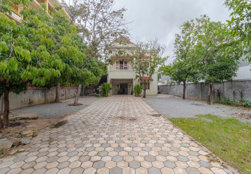 6 Bedroom House For Rent - Svay Dangkum, Siem Reap thumbnail