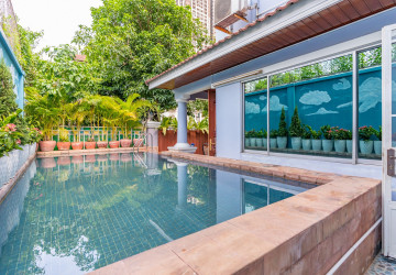 3 Bedroom Villa For Rent -Tonle Bassac, Phnom Penh thumbnail