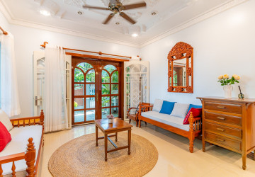 3 Bedroom Villa For Rent -Tonle Bassac, Phnom Penh thumbnail