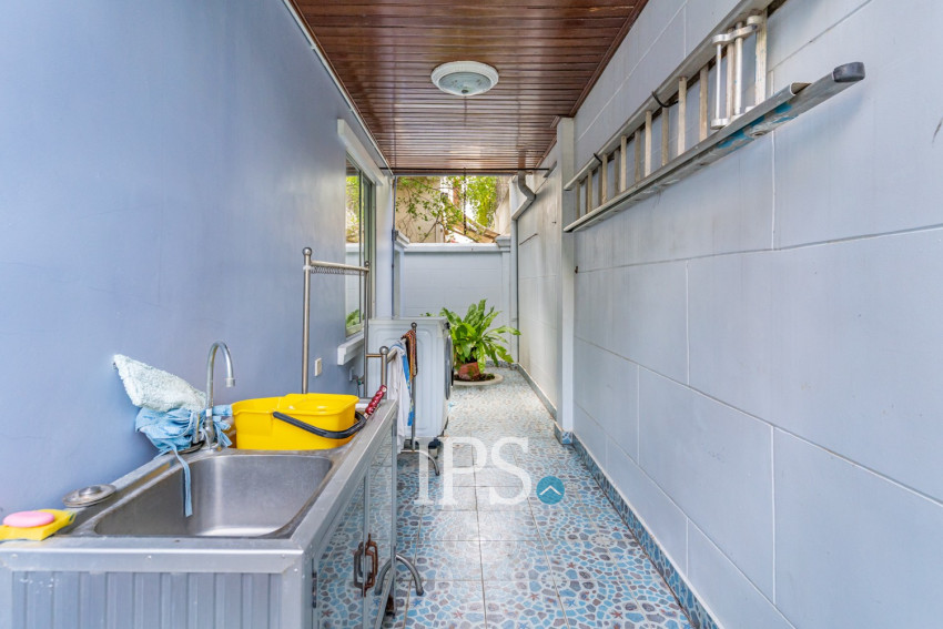 3 Bedroom Villa For Rent -Tonle Bassac, Phnom Penh