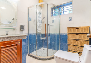 3 Bedroom Villa For Rent -Tonle Bassac, Phnom Penh thumbnail