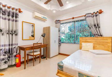 3 Bedroom Villa For Rent -Tonle Bassac, Phnom Penh thumbnail