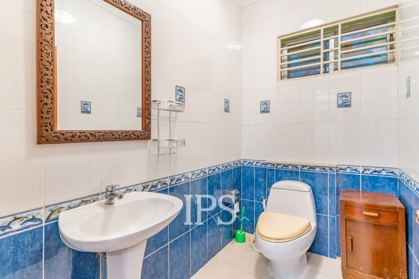 3 Bedroom Villa For Rent -Tonle Bassac, Phnom Penh