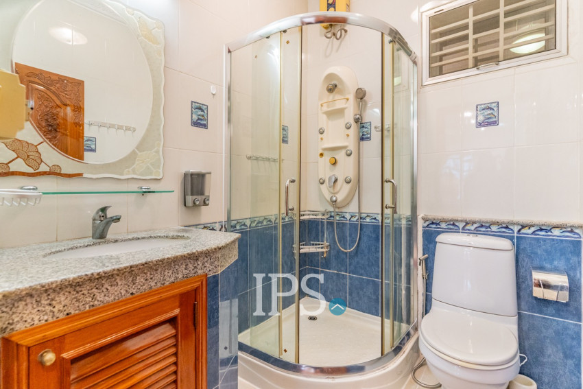 3 Bedroom Villa For Rent -Tonle Bassac, Phnom Penh