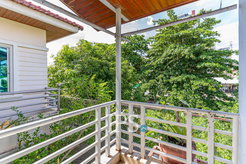 3 Bedroom Villa For Rent -Tonle Bassac, Phnom Penh