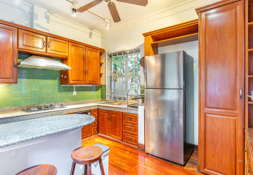 3 Bedroom Villa For Rent -Tonle Bassac, Phnom Penh thumbnail