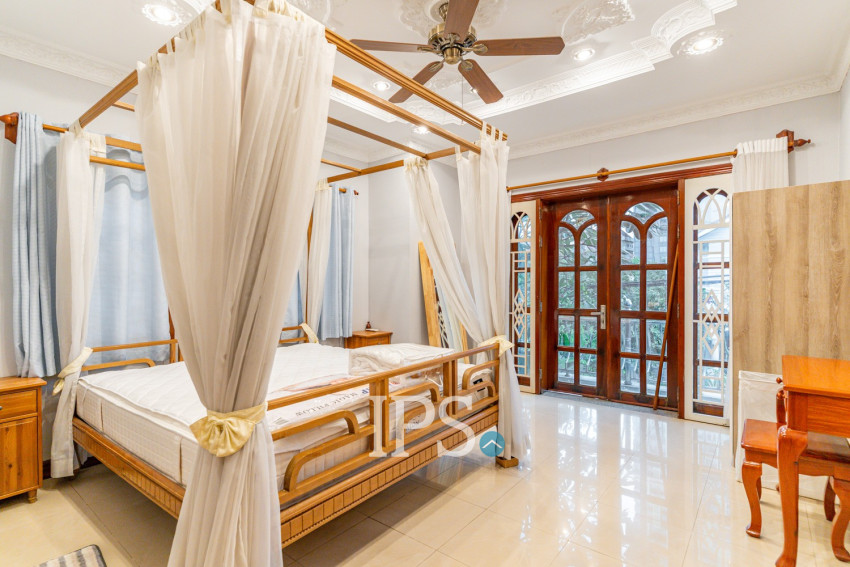 3 Bedroom Villa For Rent -Tonle Bassac, Phnom Penh