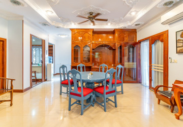 3 Bedroom Villa For Rent -Tonle Bassac, Phnom Penh thumbnail