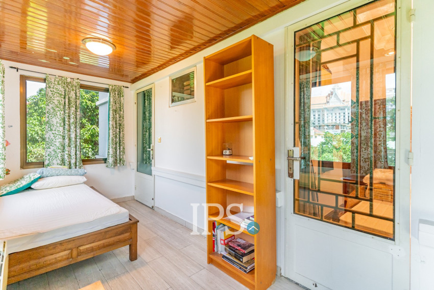 3 Bedroom Villa For Rent -Tonle Bassac, Phnom Penh