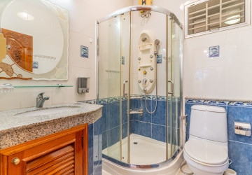 3 Bedroom Villa For Rent -Tonle Bassac, Phnom Penh thumbnail